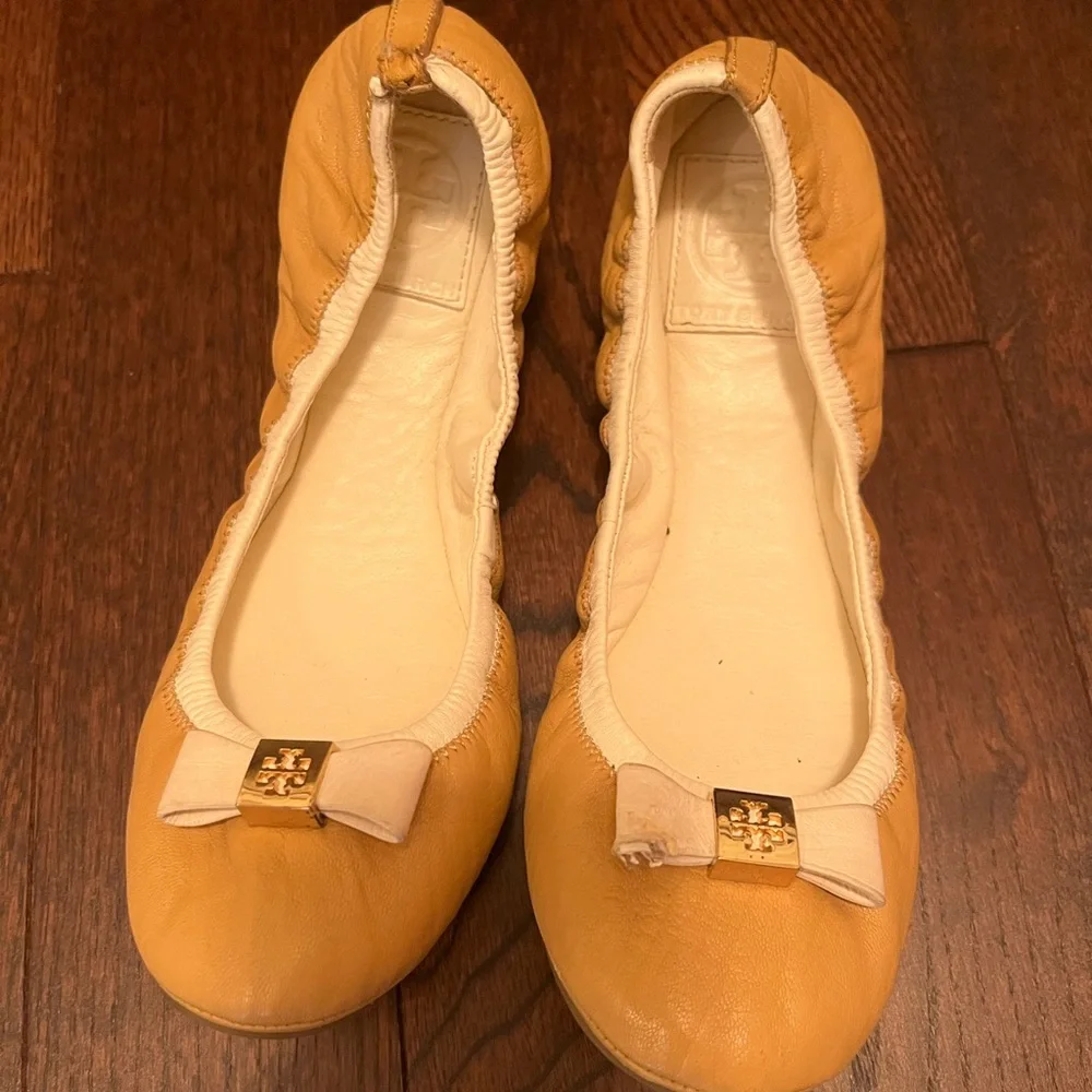 🌟HOST PICK🌟Tory Burch Eddie Bow Flats - Picture 9 of 9